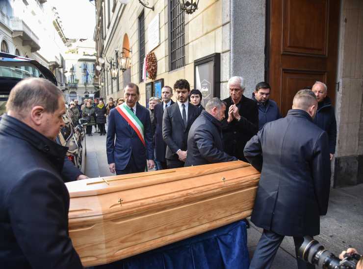 Il feretro di Ornella Vanoni