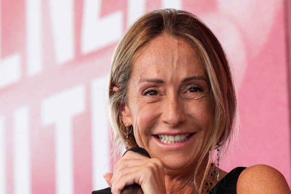 Arianna Meloni sorridente