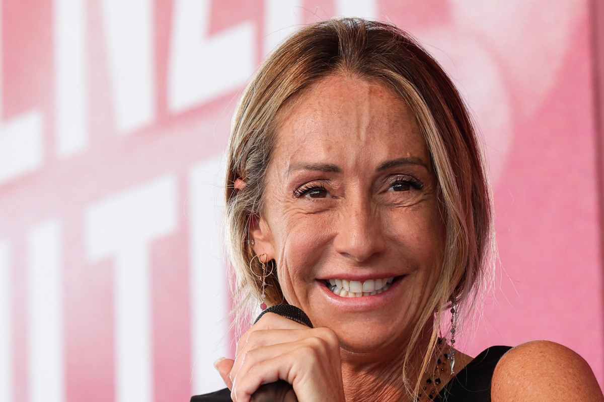 Arianna Meloni sorridente