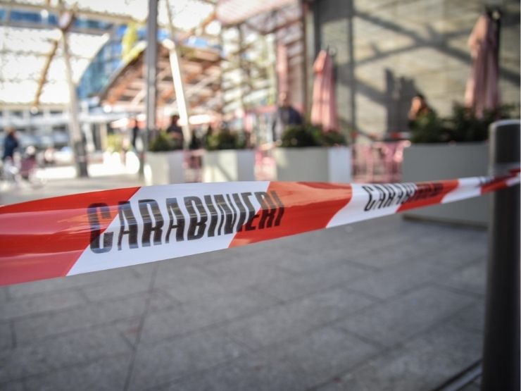 Nastro dei carabinieri a Milano