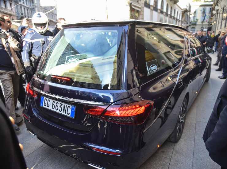 Il carro funebre di Ornella Vanoni