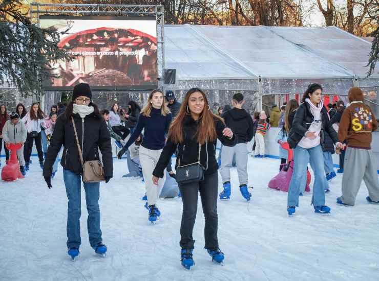 La pista di pattinaggio a Milano