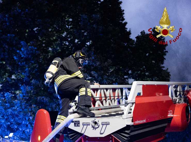 Vigile del fuoco in azione