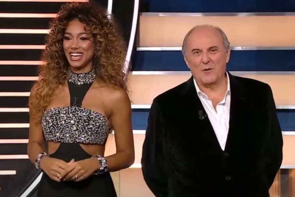 gerry scotti e samira lui durante la puntata del 27 novembre de la ruota dei campioni