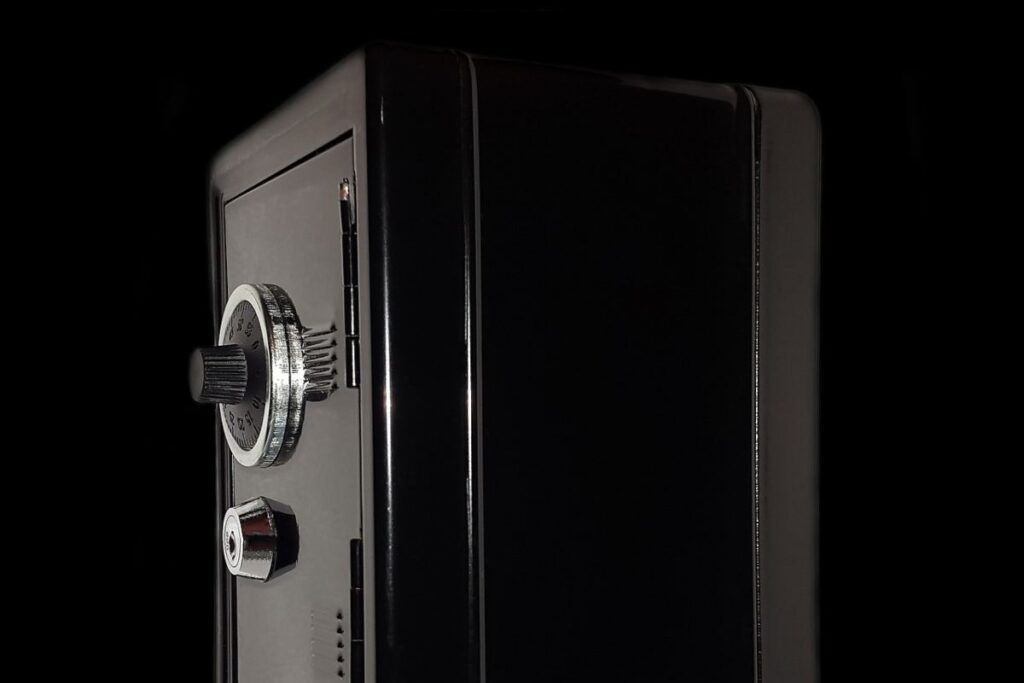 Una cassaforte svuotata