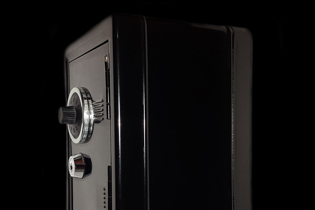 Una cassaforte svuotata