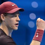 Sinner con il pugno chiuso