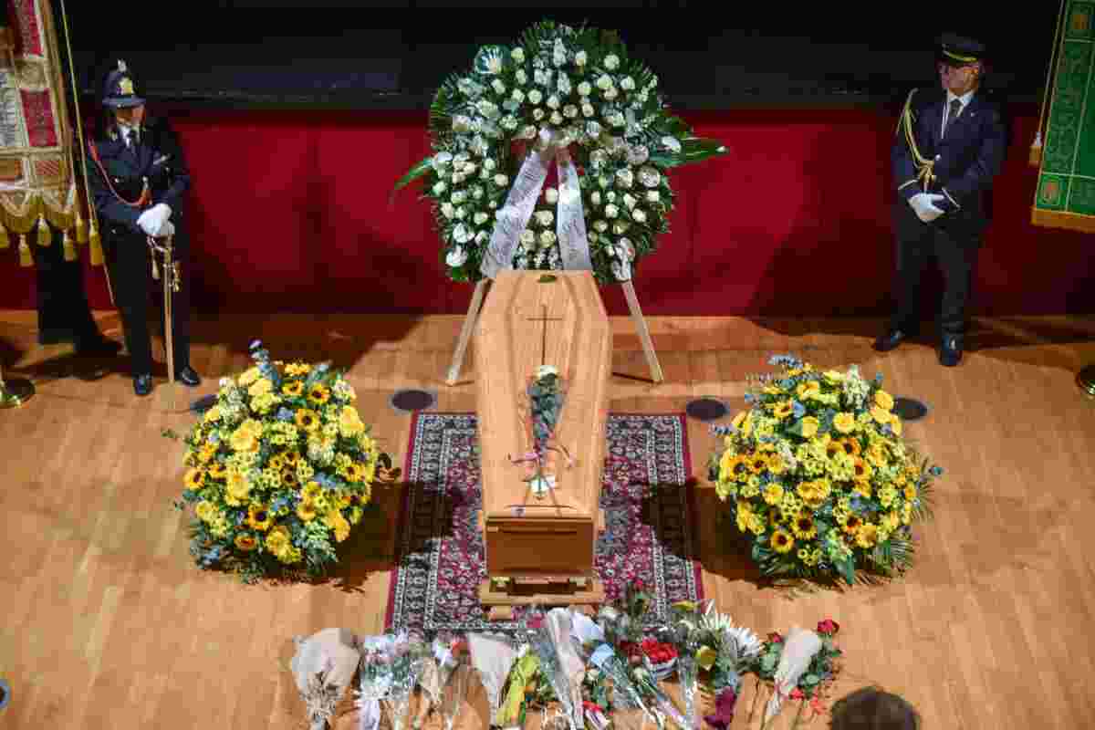 Il feretro di Ornella Vanoni