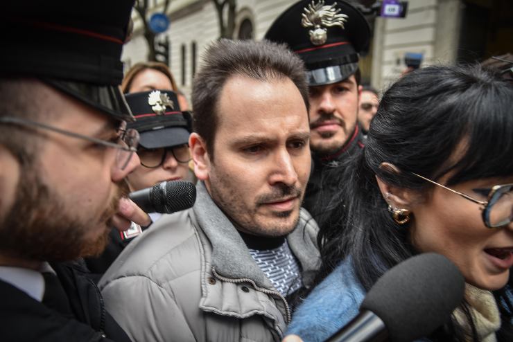 Andrea Sempio mentre esce dal tribunale di Pavia