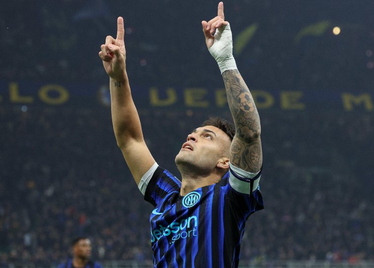 Lautaro Martinez mentre esulta al gol sulla Lazio