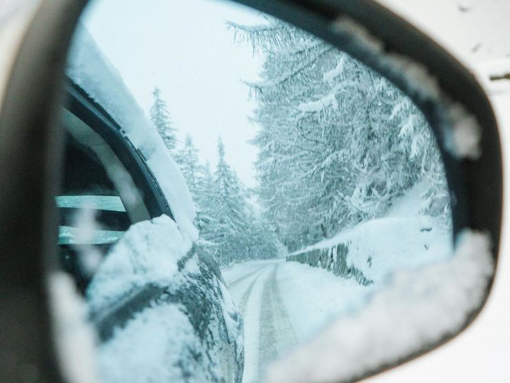 specchietto ghiacciato