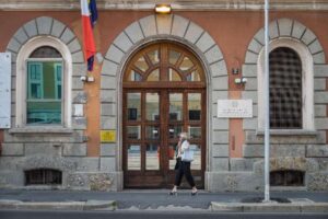L'ingresso di San Vittore, uno dei penitenziari di Milano