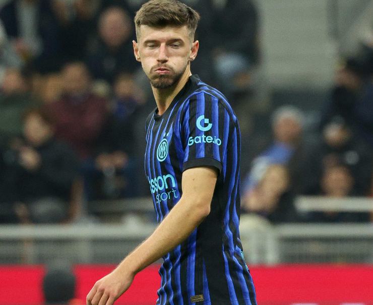 Petar Sucic durante la gara con la Lazio