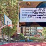 Il campo di basket di via Dezza a Milano e la scritta indegna