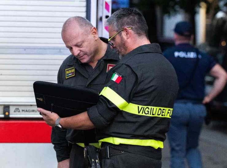 Vigili del fuoco al lavoro