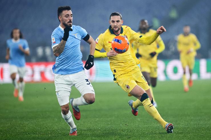 Gila e Rabiot durante la gara di coppa Italia col Milan all'Olimpico