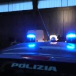 Una voltante della polizia in azione